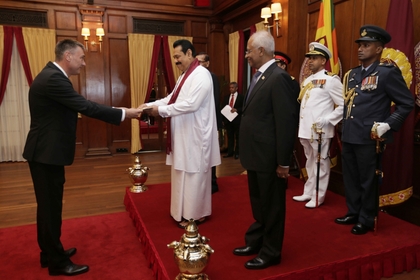 Посланик Петко Дойков връчи акредитивните си писма на президента на Шри Ланка
